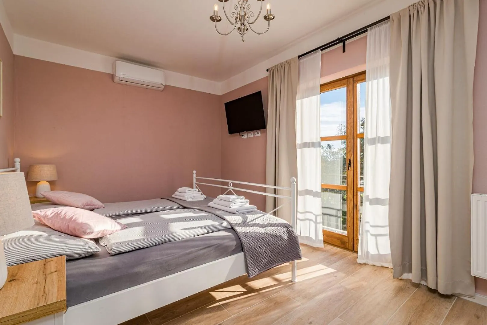 Villa Rajana For 14 Persons With Kids Playground & Pool Heating In Central Istria Svetvincenat Croatia