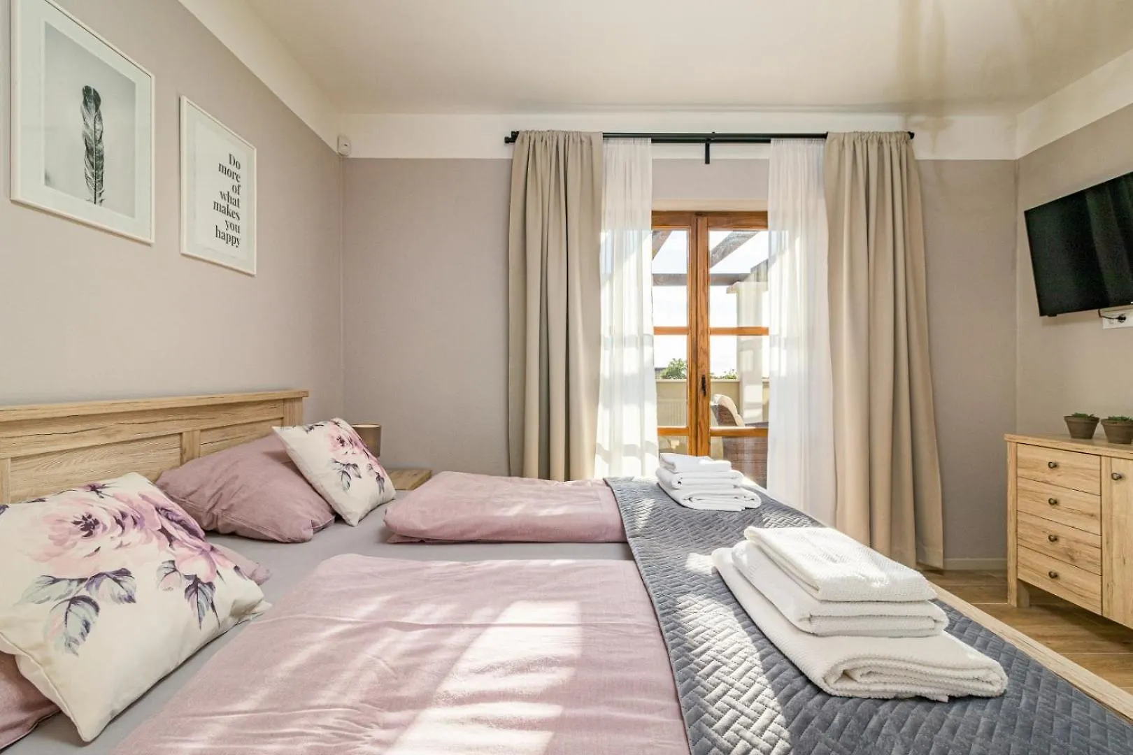 Villa Rajana For 14 Persons With Kids Playground & Pool Heating In Central Istria Svetvincenat Croatia