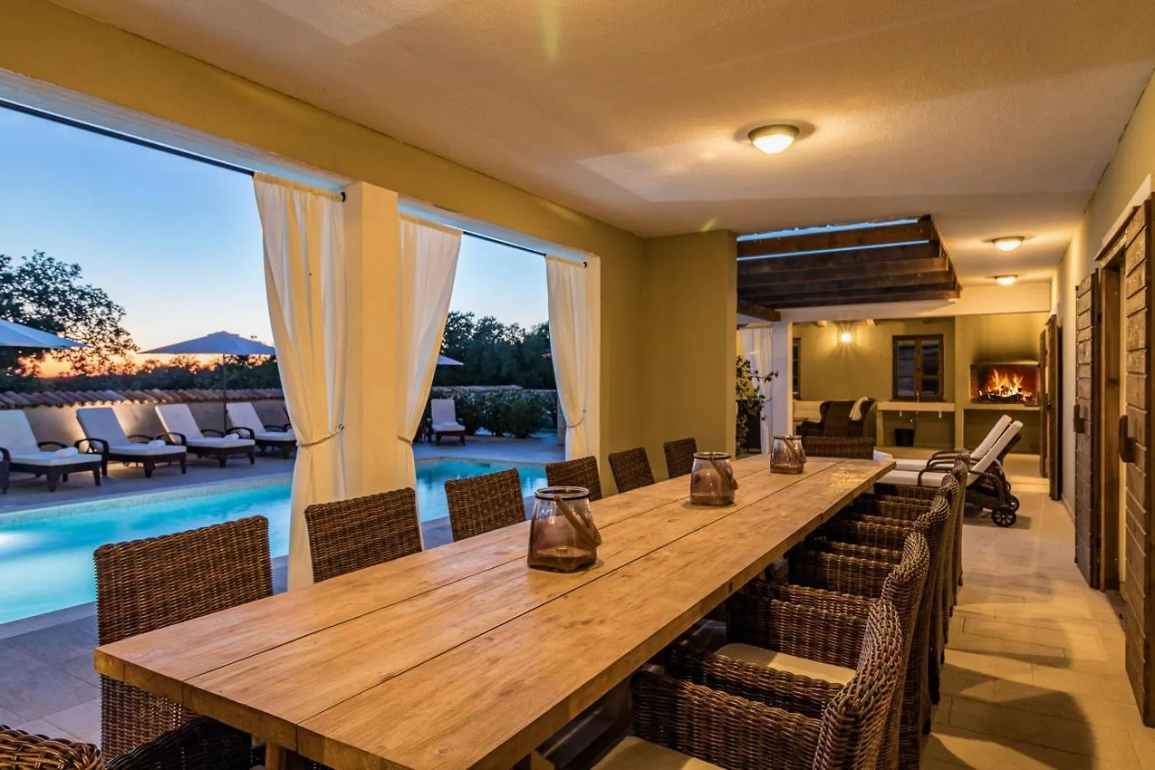 Villa Rajana For 14 Persons With Kids Playground & Pool Heating In Central Istria Svetvincenat